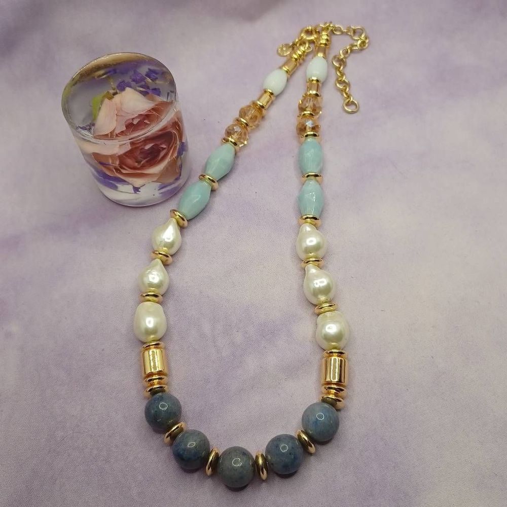 Talbots necklace 20"-23" 